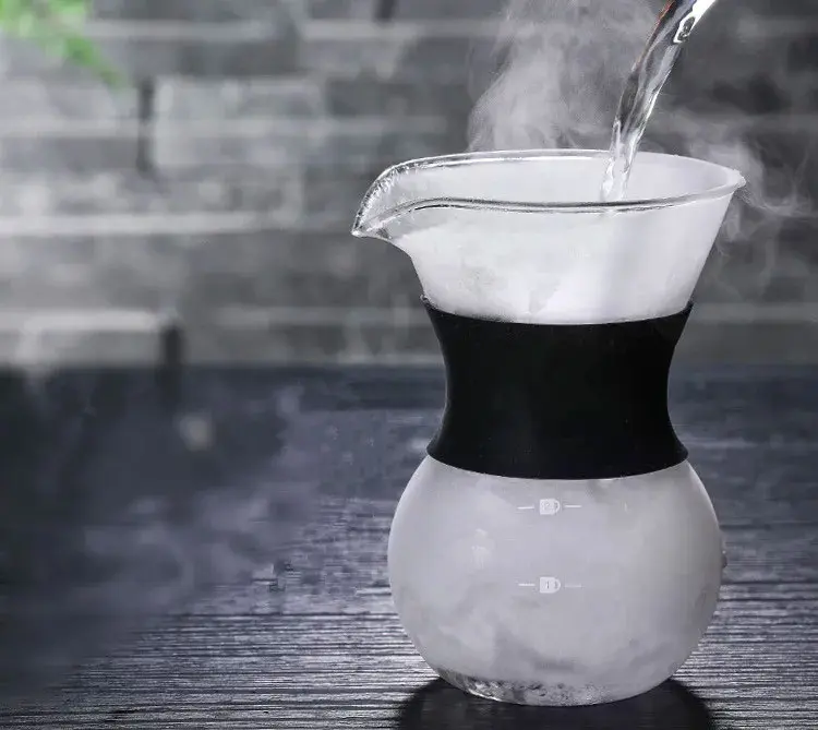 one-two-cups-coffee-server-chemex-drip-pour-over-borosilicate-glass-se111 (2).webp
