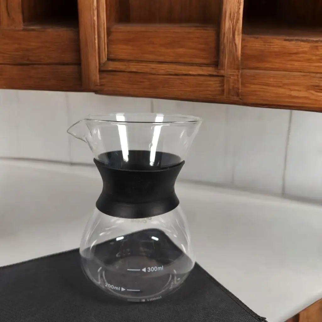 one-two-cups-coffee-server-chemex-drip-pour-over-borosilicate-glass-se111 (2).webp