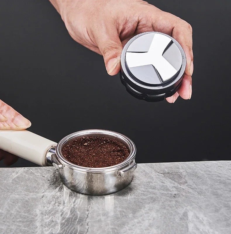 Distribution Tamper Triangle Press 51mm Black MACARON