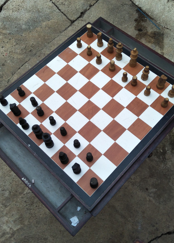 [PCL010] Meja Catur