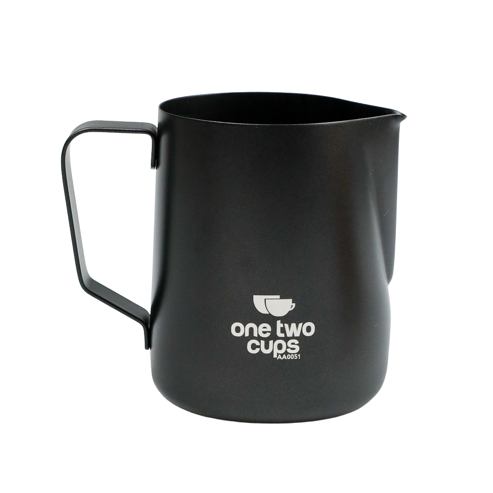 A051 Milk Jug 600ml Black One Two Cups